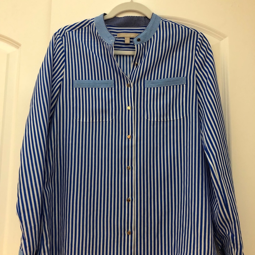 Banana Republic women’s blouse. NWOT